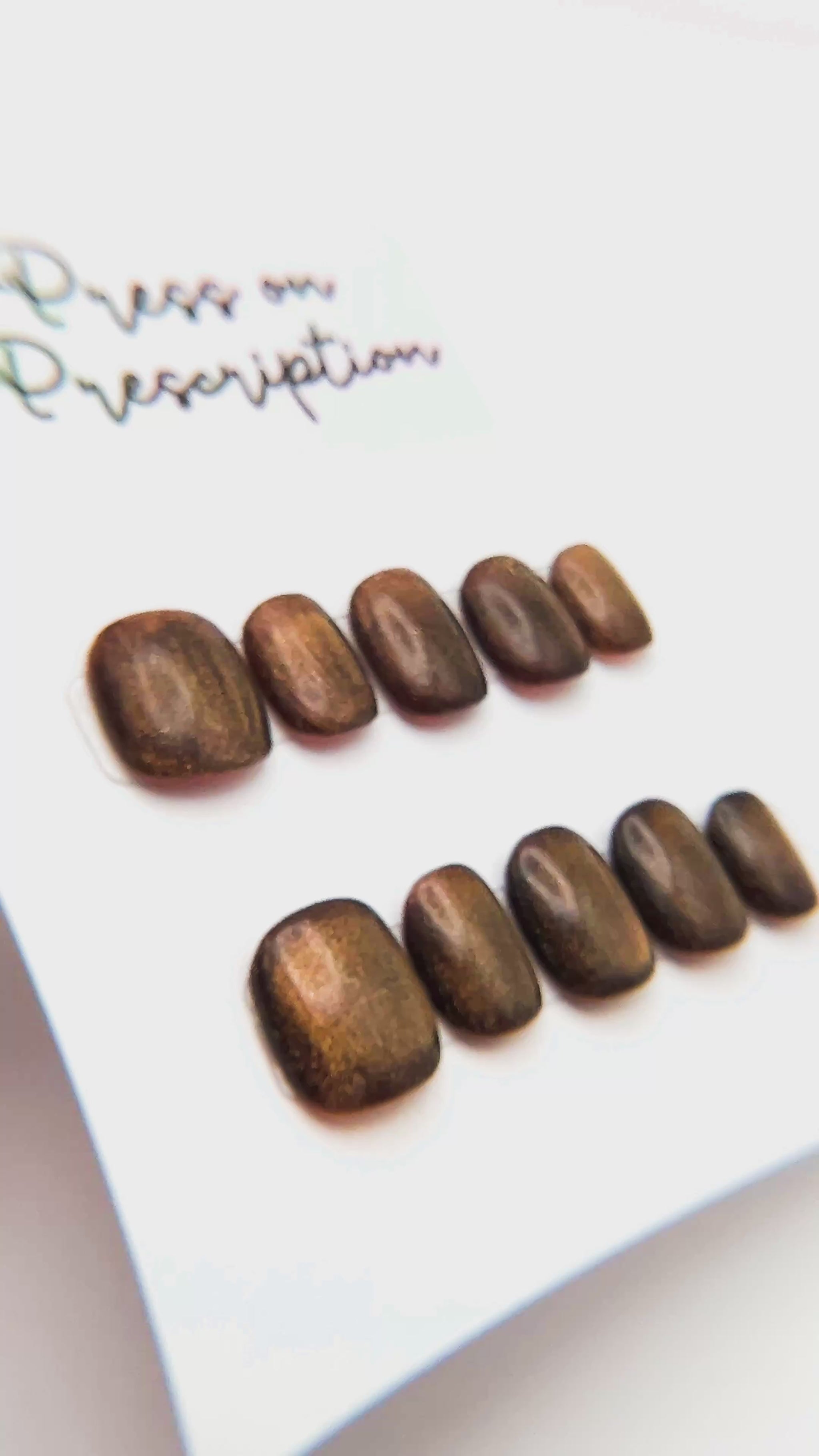 Chocolate Cat Eye: Shown in XS Round